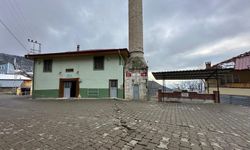 Niksar'da Heyelan Nedeniyle Cami Minaresi Yıkıldı