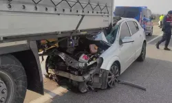 Otomobil, TIR'a Arkadan Çarptı; Sürücü Ağır Yaralı