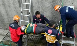 Demir Korkuluklar Koptu, 2 Öğrenci Sulama Kanalına Düştü