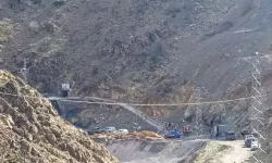 Krom Madeninde İşçilerin Üzerine Taş Düştü: 2 Yaralı