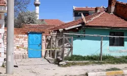 Eski Eşinin Kocasını Ve Annesini Tüfekle Yaralayıp, Kaçtı