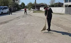 Yeni Seçilen Muhtar Öncü Oldu, Köyü İmece Usulü Temizlediler