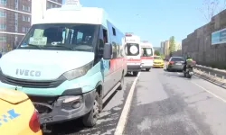 Yolcu Minibüsü Taksiye Arkadan Çarptı: 5 Yolcu Yaralandı
