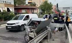 Bariyerlere Çarpan Otomobilin Sürücüsü Hayatını Kaybetti