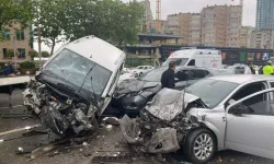 Beşiktaş'ta Zincirleme Kaza: 7 Araç Karıştı, Yaralılar Var