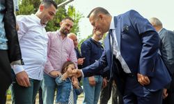 Turhal Belediye Başkanı Erdem Ural, Vatandaşlarla Bayramlaştı