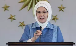 Emine Erdoğan, Tekirdağ'da Okul Bahçesinde Çilek Yetiştiren Öğrencileri Tebrik Etti