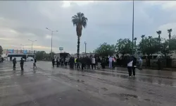 ABD Konsolosluğu Önünde Yolu Kapatarak İsrail'i Protesto Ettiler