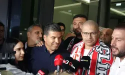 Antalyaspor İle Sözleşme İmzalamak İçin Gelen Alex De Souza'ya Coşkulu Karşılama