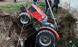Erdemli Köyünde Traktör Yan Yattı