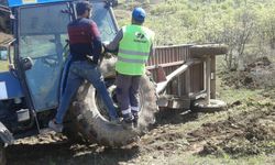 Yoldere Köyünde Yoldan Çıkan Traktörün Römorku Yan Yattı