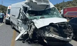 Minibüsün Yolcu Minibüsüne Çarptığı Kazadaki 17 Yaralıdan 13'ü Taburcu Edildi