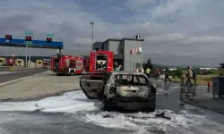 Pendik Kuzey Marmara Otoyolu'nda Otomobil Alev Alev Yandı