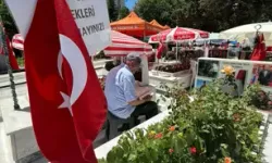 Ankara'da Şehitliklerde Arife Yoğunluğu