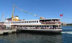 Adalar İskelesi'nde Bayram Yoğunluğu; Metrelerce Kuyruk Oluştu