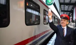 Bakan Uraloğlu: Turistlik Tatvan Treni, 24 Haziran'da Yola Çıkıyor