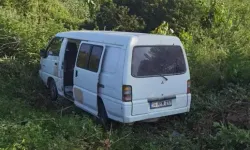 Minibüs Şarampole Yuvarlandı: 5 Yaralı