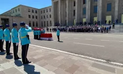 Yaşamını Yitiren Eski Dışişleri Bakanı Yakış İçin Meclis'te Tören