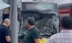 Sultangazi'de İETT Otobüsü TIR'a Çarptı