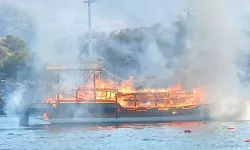 Marmaris'te Tur Teknesi Yangını Makine Dairesinden Çıkmış; 2 Gözaltı