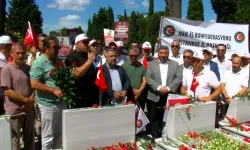 Hak-İş Konfederasyonu 15 Temmuz Şehitlerini Dualarla Andı