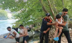 Piknik Yaparken Suyun Yükselmesiyle Adacıkta Mahsur Kalan 10 Kişi Kurtarıldı