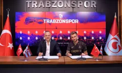 Trabzonspor'da Yeni Transfer Draguş İçin İmza Töreni Düzenlendi