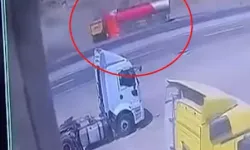 Kamyonla Çarpışıp Alev Alan Tankerin Şoförü Öldü; Kaza Kamerada