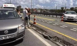 Toplu Taşıma Yoluna Giren Otomobil Metrobüse Çarptı