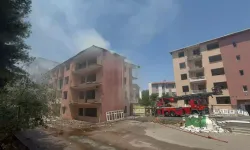 Diyarbakır’da Boş Binanın Çatısı Yandı