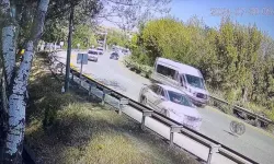 Trafikte Otomobilin Tekerinin Çıktığı Anlar Kamerada