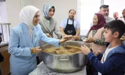 Bakan Göktaş, Hacı Bektaş-İ Veli Kültür Derneği'ni Ziyaret Edip, Aşure Dağıttı