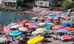 Zonguldak'ta Kapuz Plajı Doldu