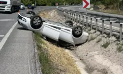 Kanala Düşen Otomobil Takla Attı: 2'si Çocuk 7 Yaralı