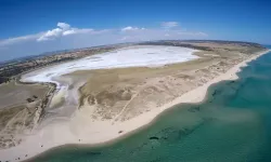 Edirne'de Suyu Buharlaşıp Tuz Tabakası Ortaya Çıkan Göl Havadan Görüntülendi