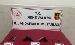 Edirne’de Durdurulan Araçta Ruhsatsız Silahlar Ele Geçirildi