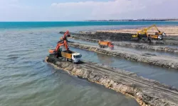 Van Gölü'nde Dip Çamuru Temizleme Çalışmalarında Üçüncü Etaba Geçildi