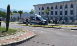 Emniyet Otoparkında Araçlara Zarar Verip Polislere Saldıran Kişi Bacağından Vuruldu