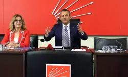 Özgür Özel, CHP Kadın Kolları Yönetimi ile Toplantı Yaptı