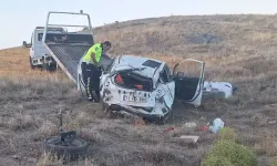 Kırşehir'de Şarampole Devrilen Otomobilde 1 Ölü, 1 Yaralı