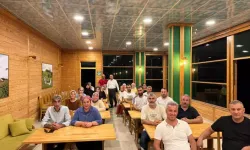 32 Yıl Sonra Duygusal Bir Buluşma: Şenyuva İlkokulu Mezunları ve Öğretmenleri Bir Araya Geldi