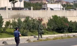 Sultangazi'de Hastane Önündeki Şüpheli Valiz Fünye ile Patlatıldı