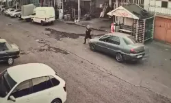 Zonguldak'ta Otomobille Çarpıp Dövdüler; O Anlar Güvenlik Kamerasında