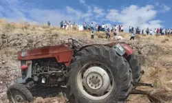 Devrilen Traktörün Sürücüsü Hayatını Kaybetti