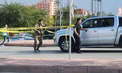 Konya'da Çalıntı Araç Şüphelileri Polislere Ateş Açtı: 2 Polis Yaralandı