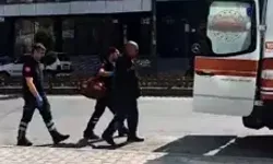 Otobüste Tartıştığı Kişiyi İndikleri Durakta Bıçakla Yaraladı