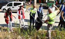 Dünya Temizlik Günü'nde 750 Kilo Atık Toplandı