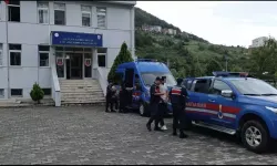 Artvin’de 15,5 Kilogram Esrar Ele Geçirildi; Operasyon Kamerada