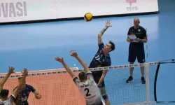 TSYD İzmir Voleybol Turnuvası'nın İkinci Gününde Çekişmeli Müsabakalar Yaşandı