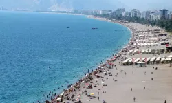 Antalya'da sıcak havada deniz ve mangal keyfi